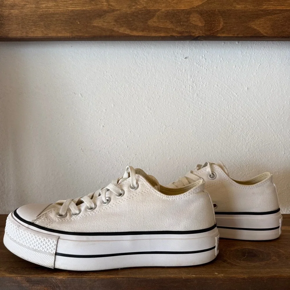 Converse Sneakers Womens Size 6.5 Chuck Taylor All Star Lift Platform Off White